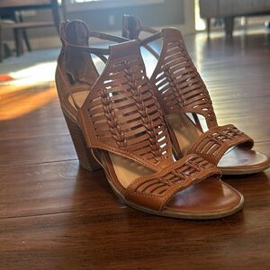 Size 8 brown Merona strappy sandal